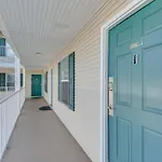 Lovely Destin Condo With Pool Access Walk To Beach!