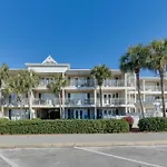 Lovely Destin Condo With Pool Access Walk To Beach!
