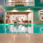 Monarch By Avantstay Breathtaking Estate W Beach Access Swim Up Bar Hot Tub Rooftop Views