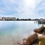 Dolphin Point 702A