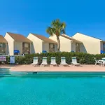 Chic Retreat
