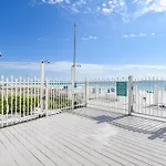 Silver Beach Towers W302