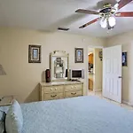 Cozy Destin Condo With Pool Access Walk To Beach!