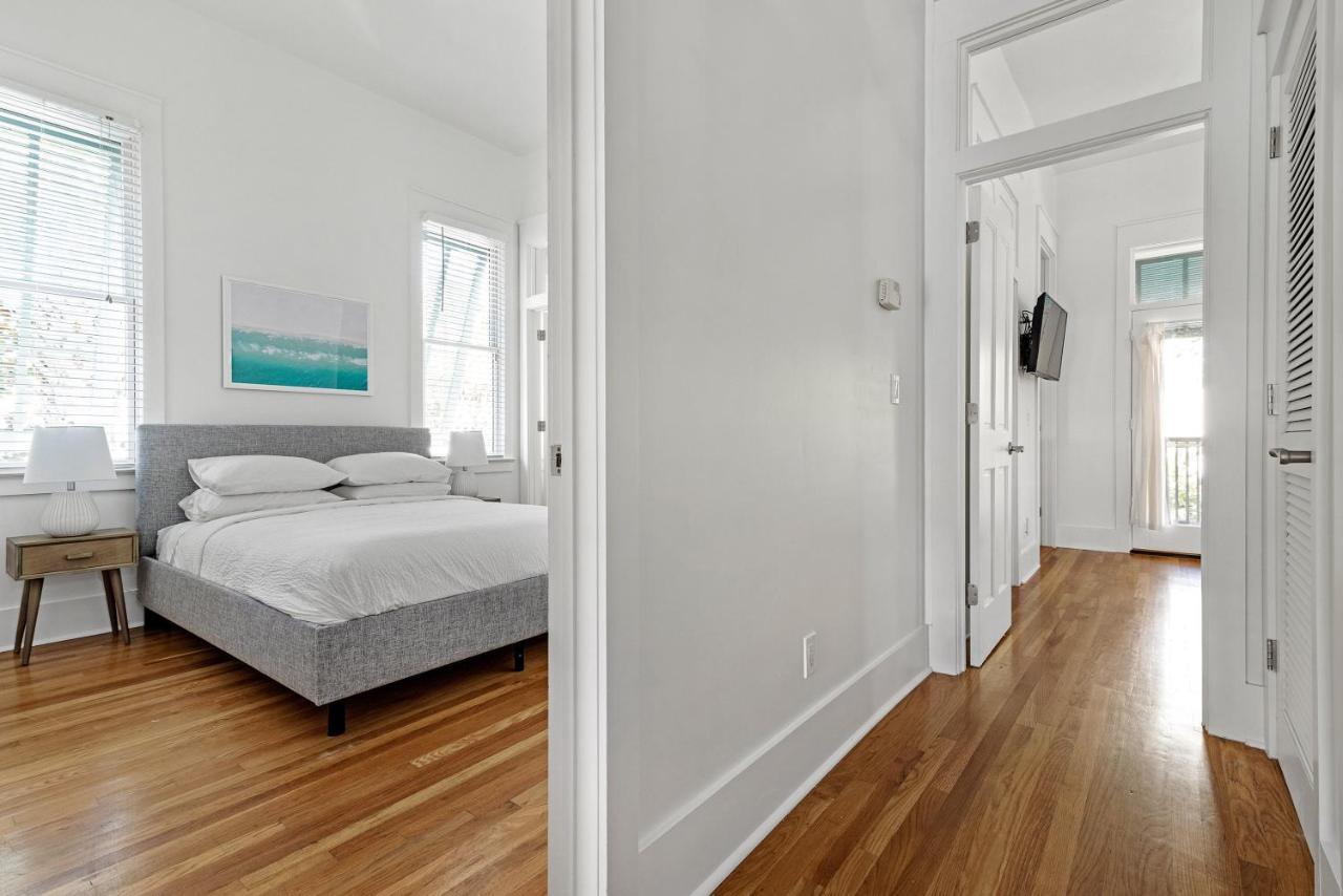 2-story Home, Walk To Beach, Hot Tub, Free Wifi, Pets Ok, Community Pool Access *