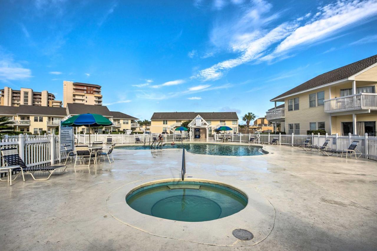 Coastal With Pool - Walk To Beach! Apartment Destin