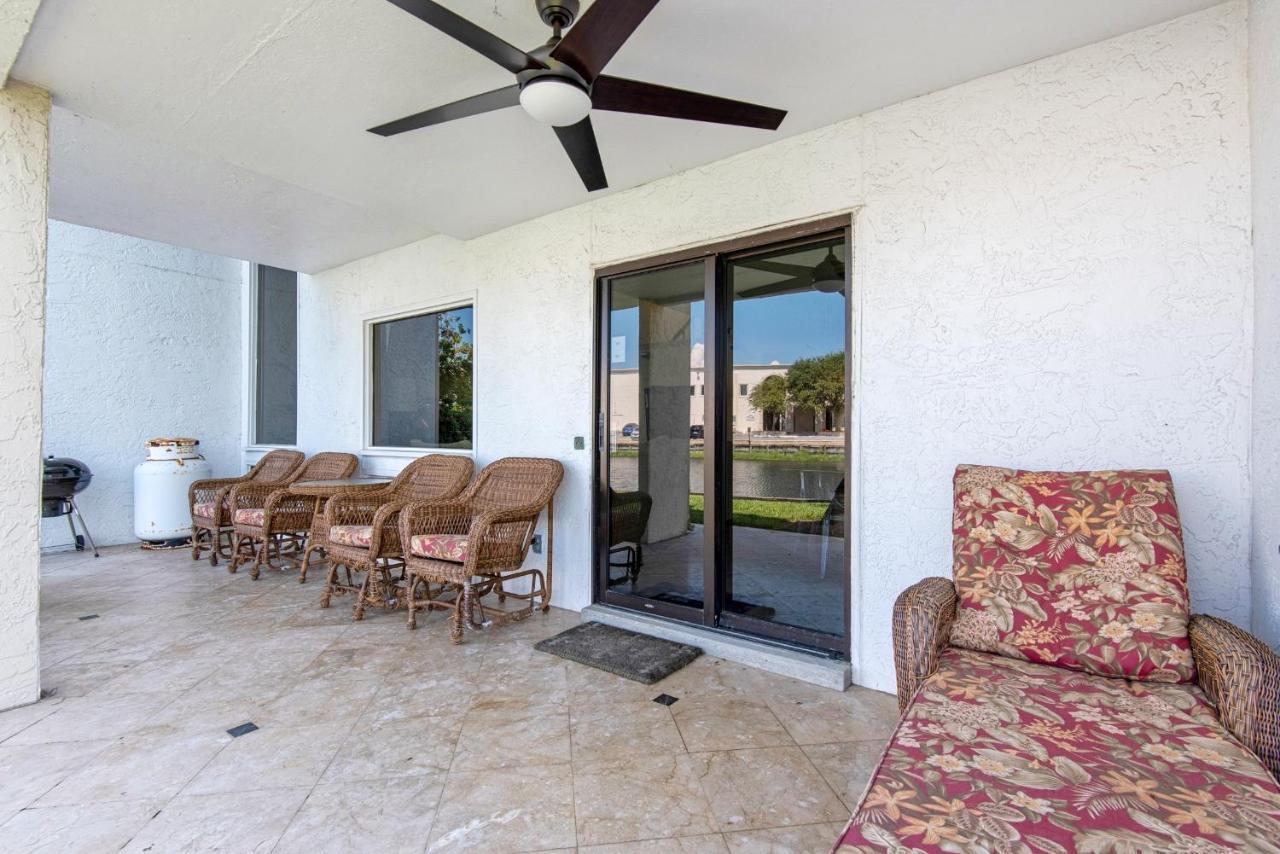 Shoreline Towers Townhouse 4-1 Apartment *