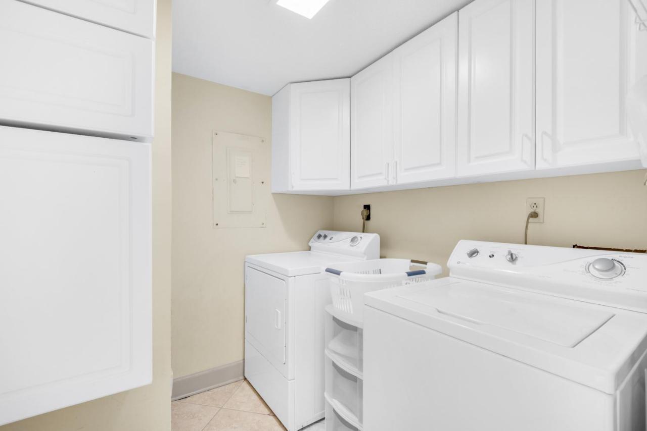 Shoreline Towers Townhouse 4-1 Apartment *