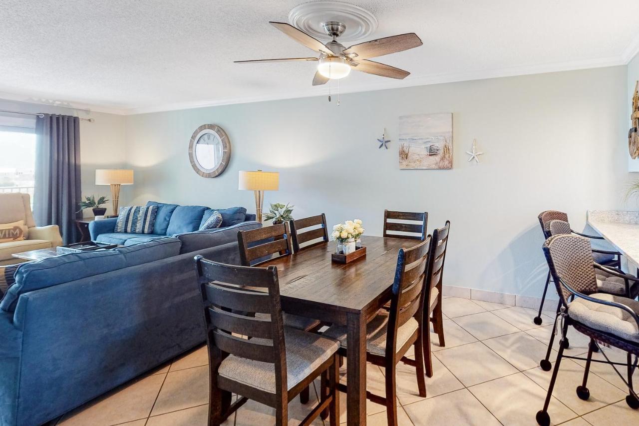 The Islander 412 Apartment *