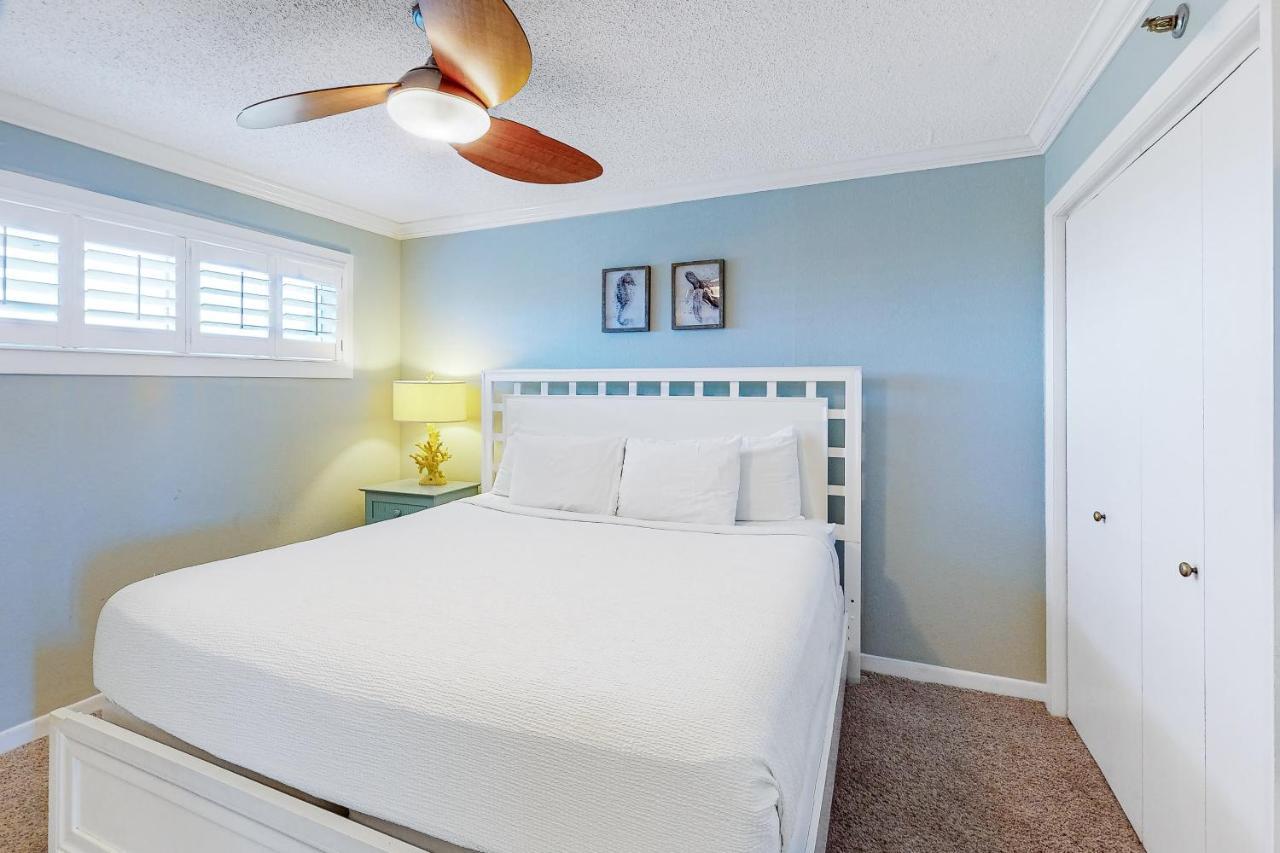 The Islander 412 Apartment *