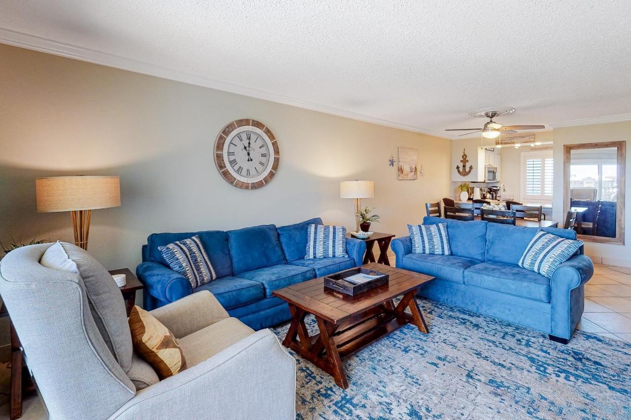 The Islander 412 Apartment *