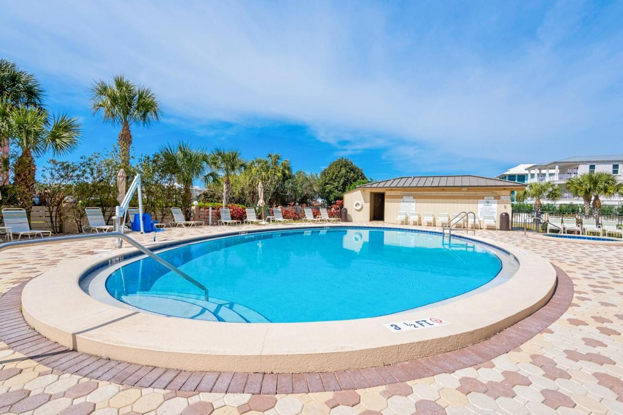 The Islander 412 Apartment