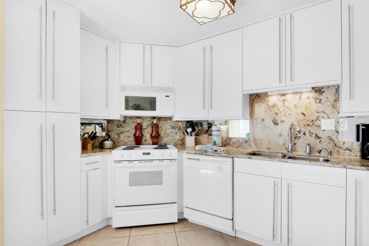 Shoreline Towers Townhouse 4-1 * Destin