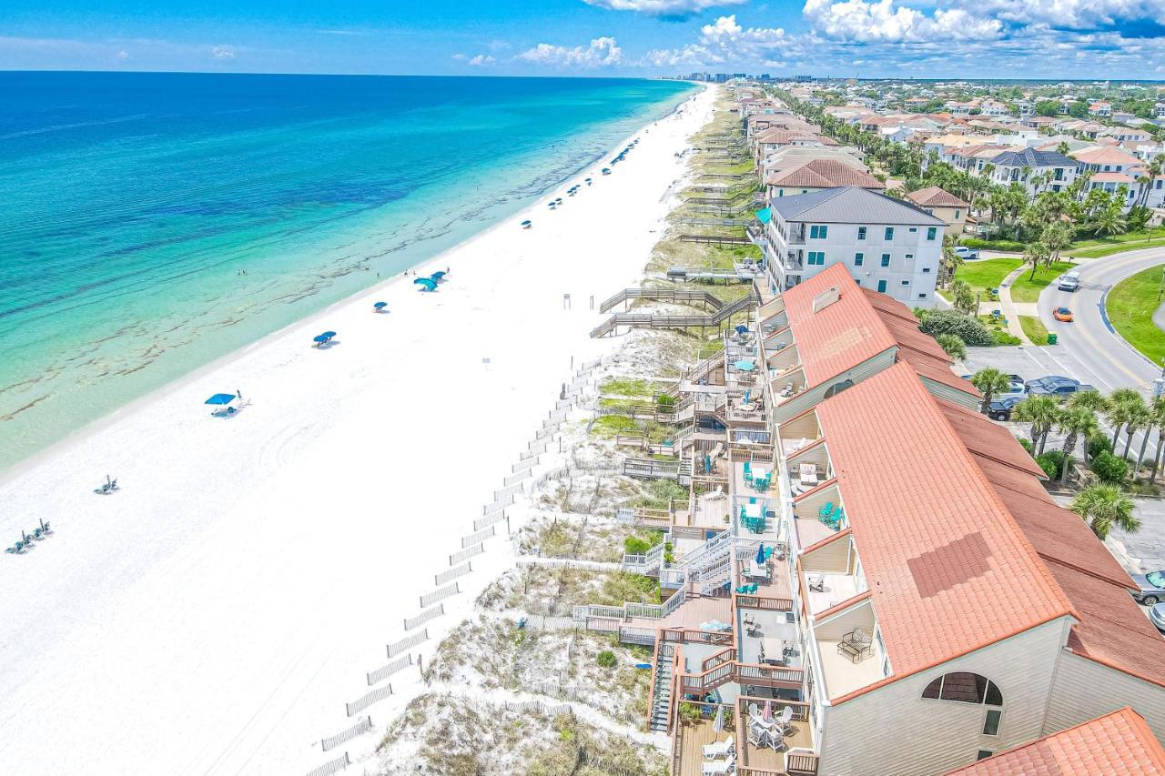 Captain's Quarters At Reef Townhomes *