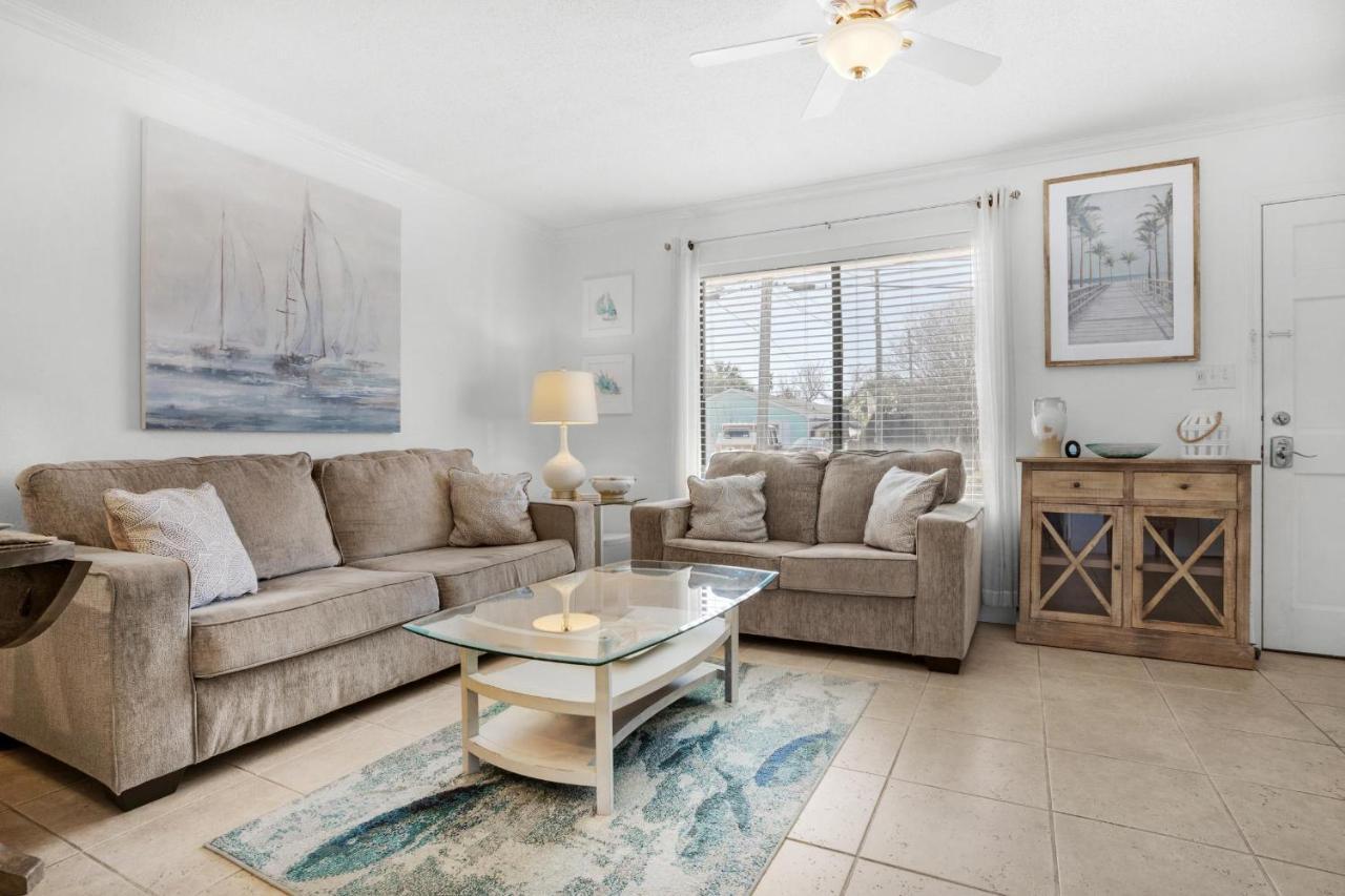 Sandprints B3 * Destin