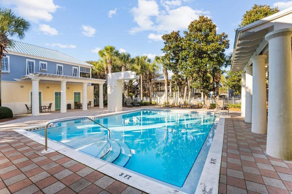 2-story Home, Walk To Beach, Hot Tub, Free Wifi, Pets Ok, Community Pool Access