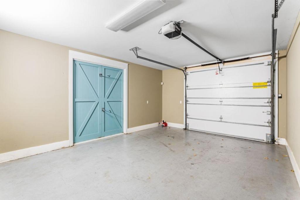2-story Home, Walk To Beach, Hot Tub, Free Wifi, Pets Ok, Community Pool Access