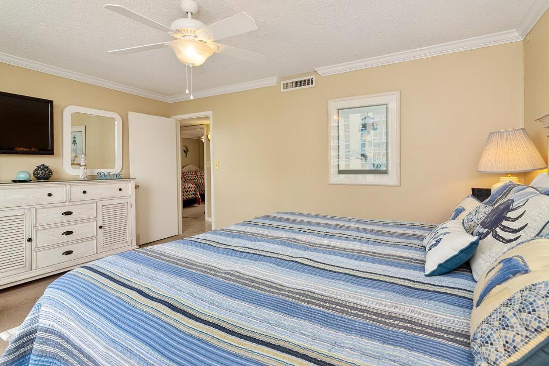 Holiday home 1056 Shoreline Towers Spacious & Charming