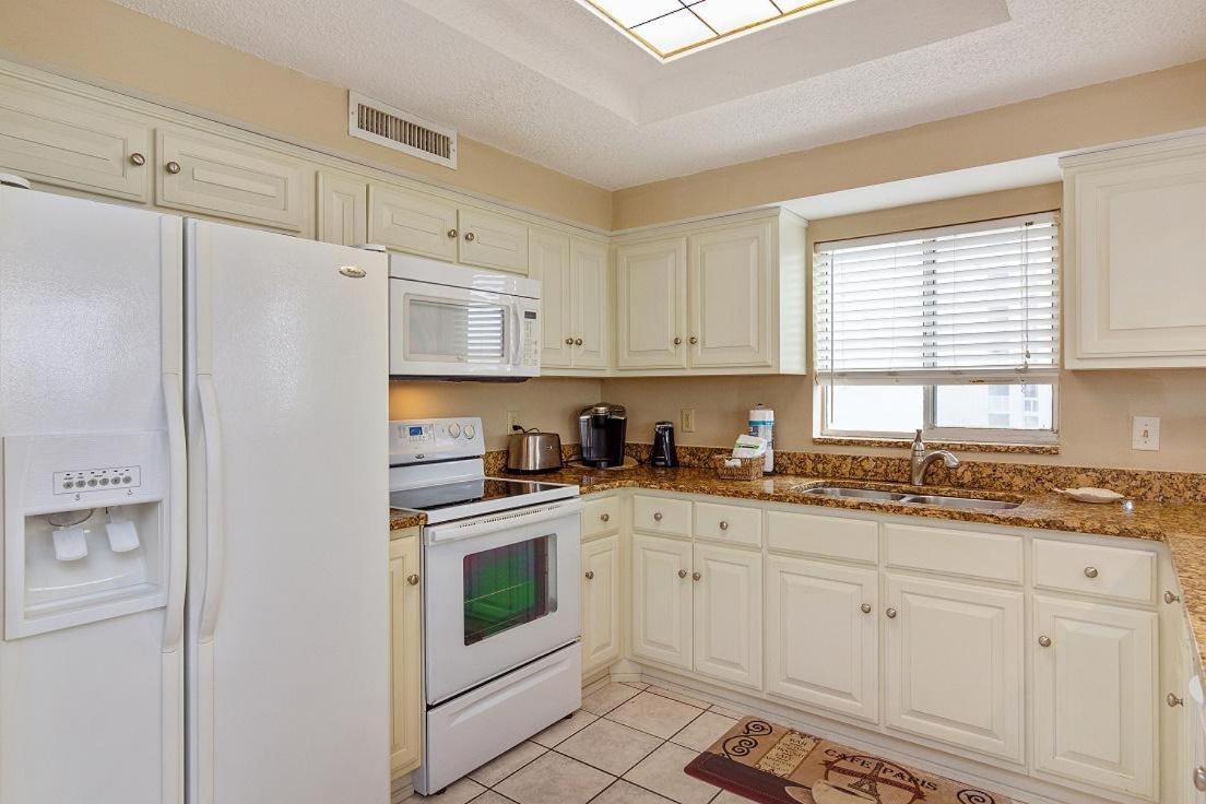 Holiday home 1056 Shoreline Towers Spacious & Charming *