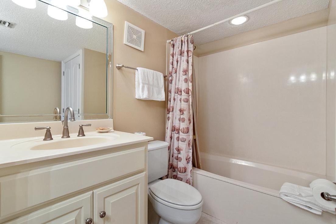 Holiday home 1056 Shoreline Towers Spacious & Charming Destin
