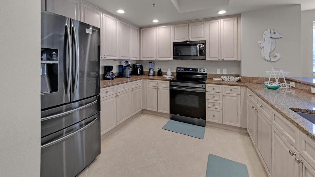 Harbor Landing 201b - Lovely 3br On Isle With Harbor Views