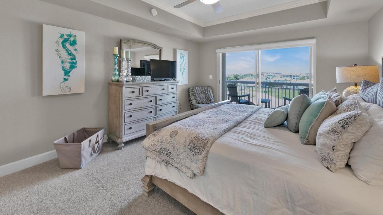 Harbor Landing 201b - Lovely 3br On Isle With Harbor Views *