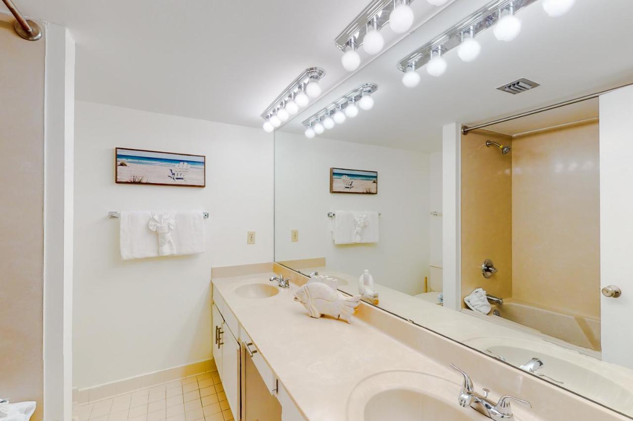Apartment Edgewater 1301 *