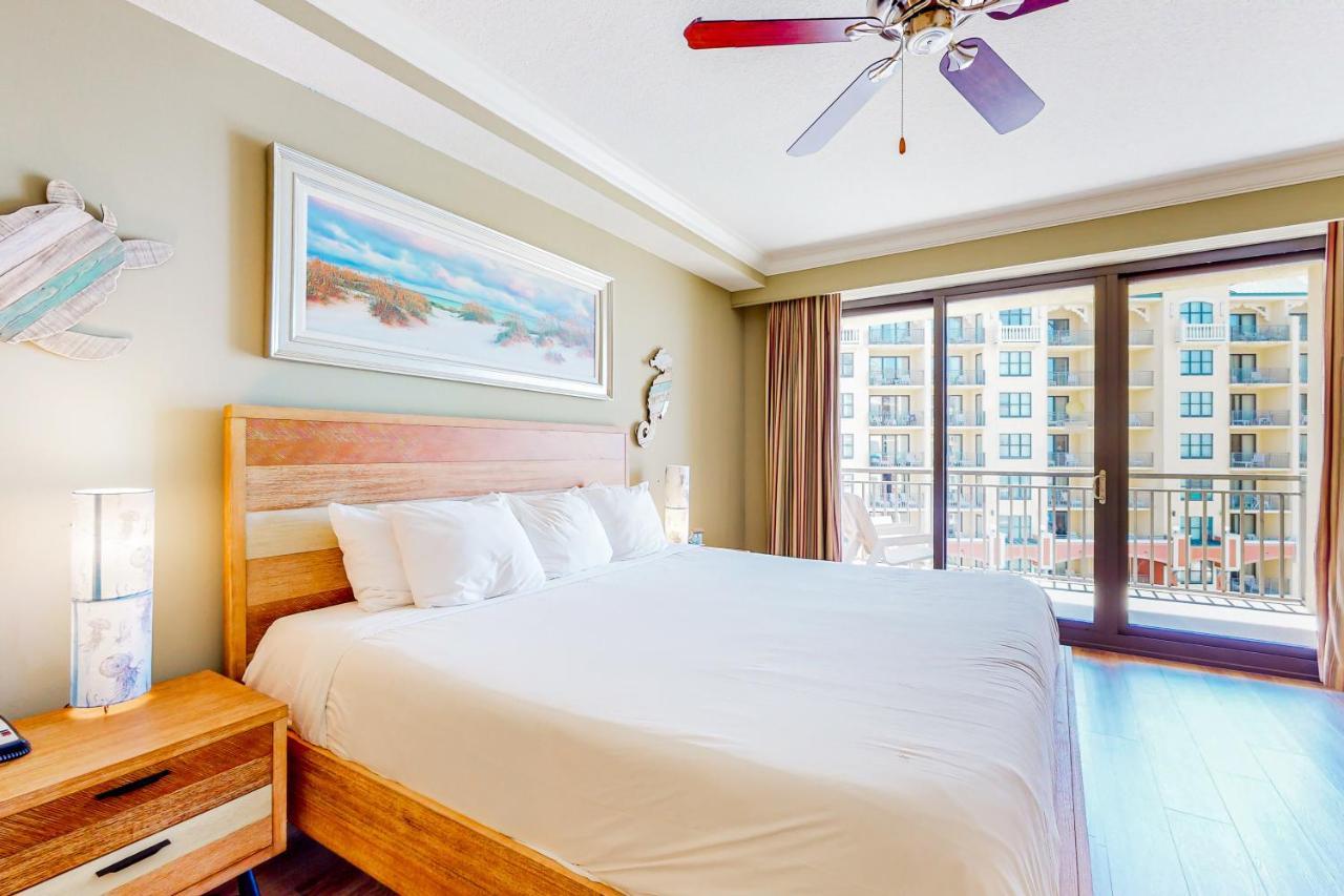 Emerald Grande W1021 Apartment *