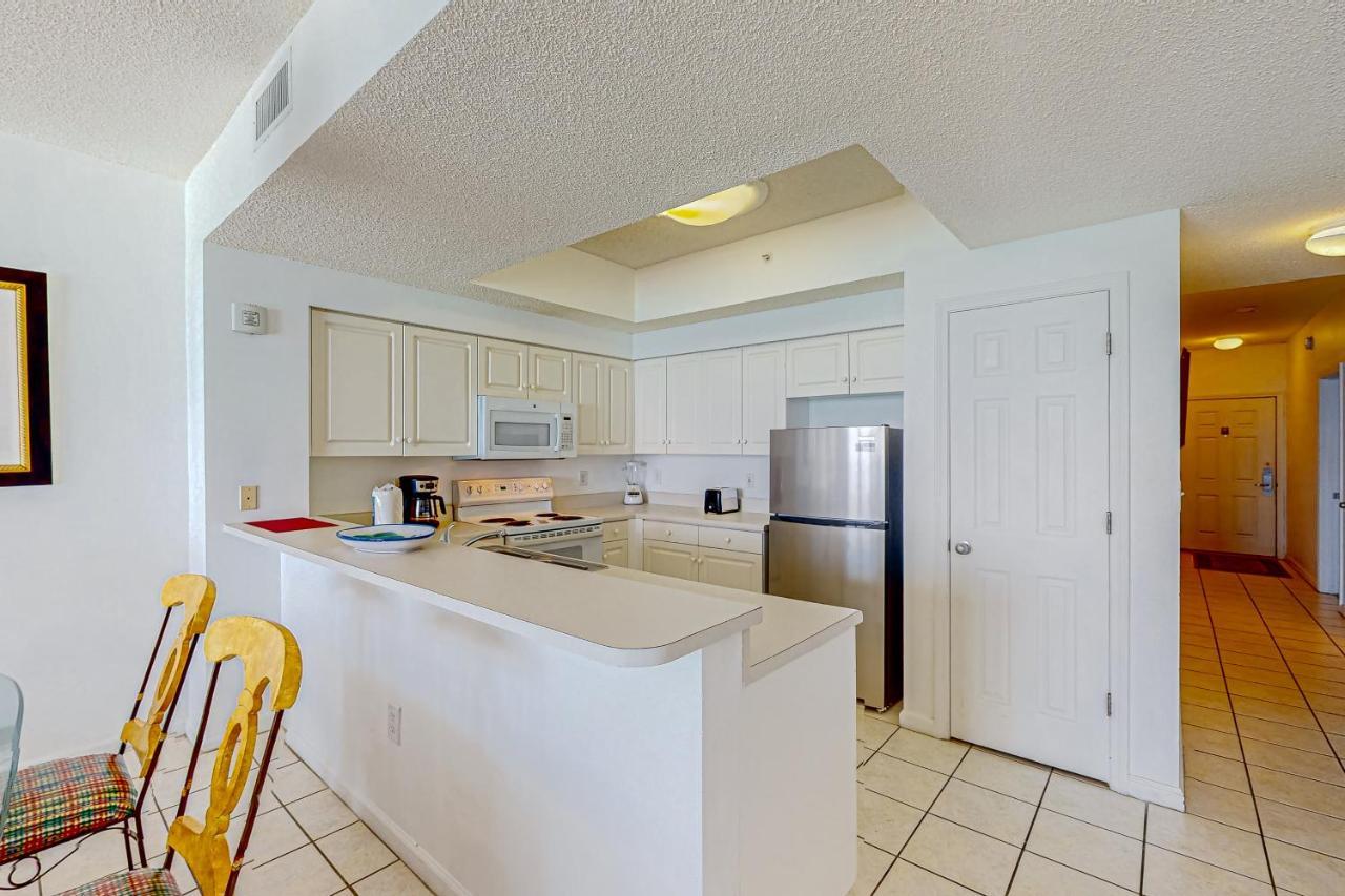 Majestic Sun B702 Apartment