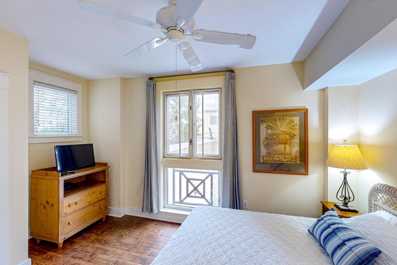 Baytowne Wharf - Pilot House #330 Apartment *