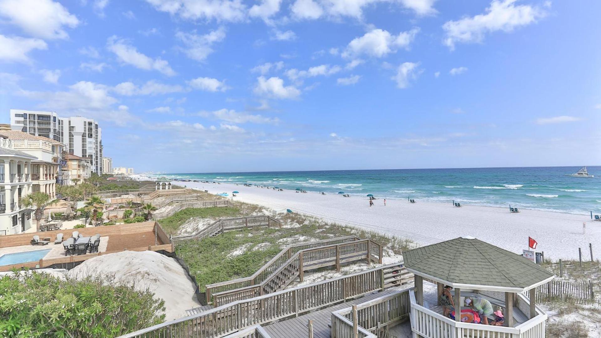 Southbay By The Gulf 132 Is A Completely Renovated 3 Bedroom Front Townhome In Holiday home Destin