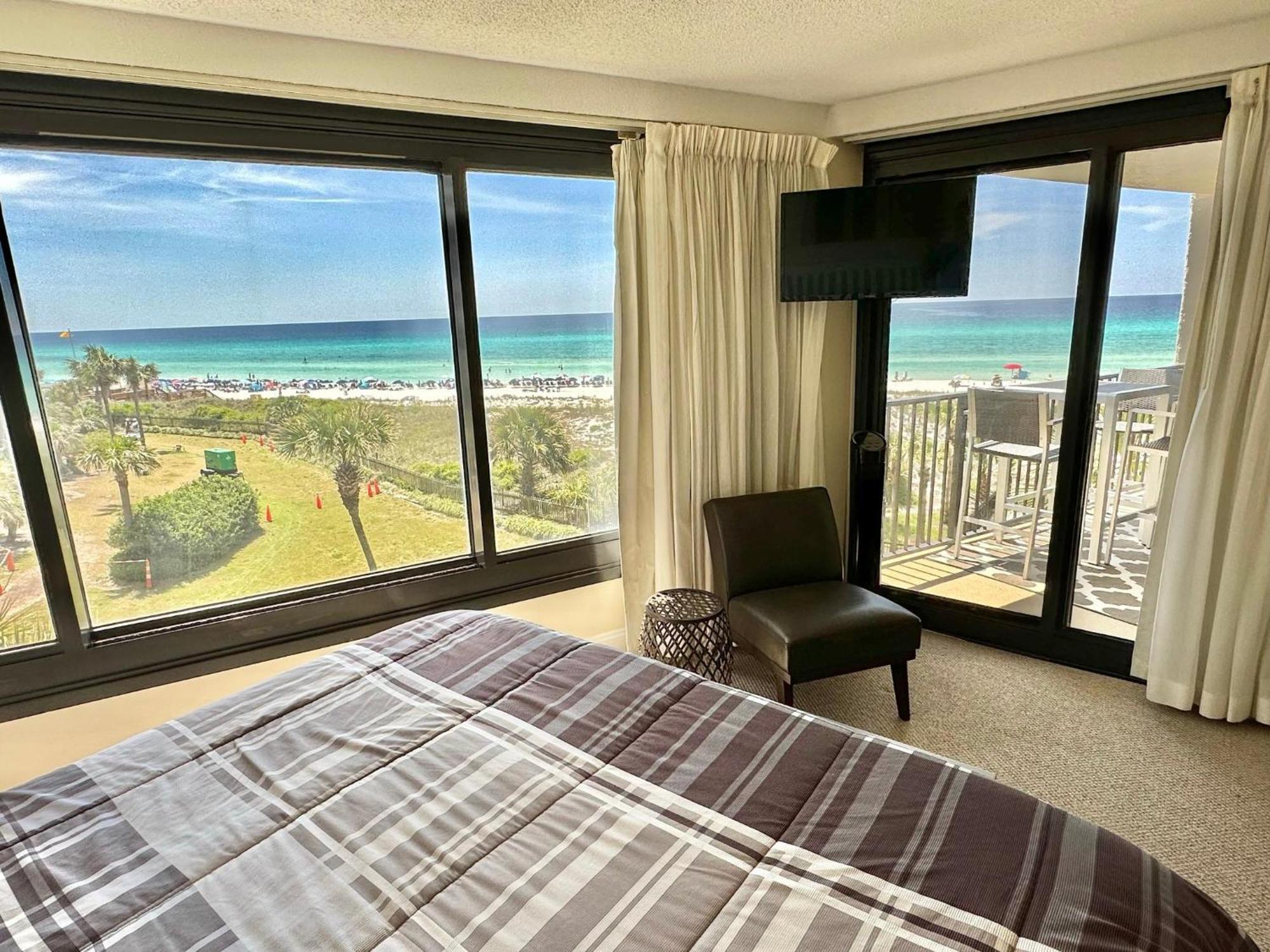 4048 Beachside One Holiday home