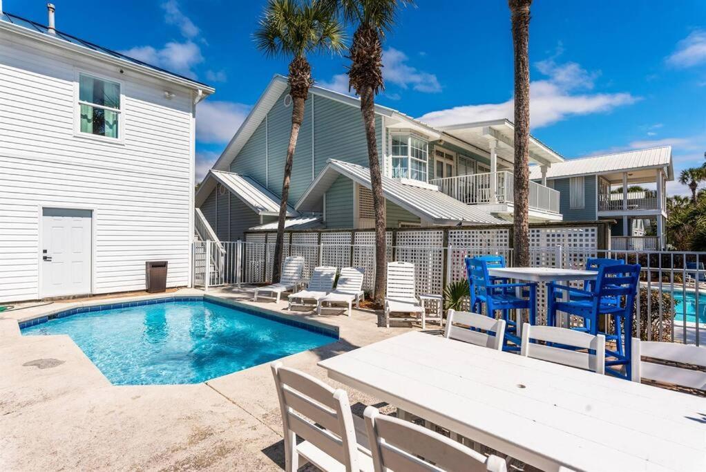 Holiday home At Last 100' To Access Close To Shops Destin
