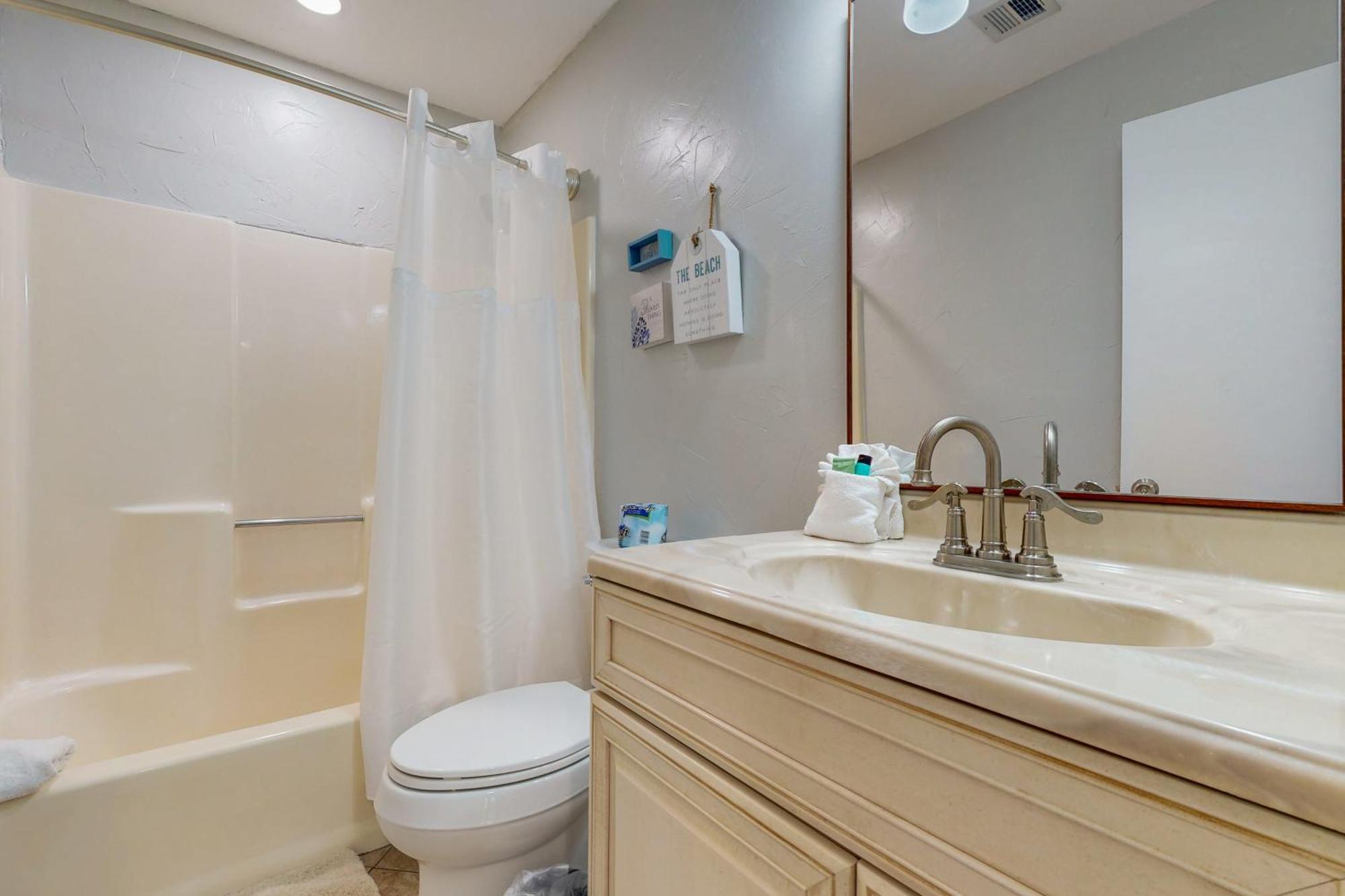 Apartment Nautical Way, Unit 111 *