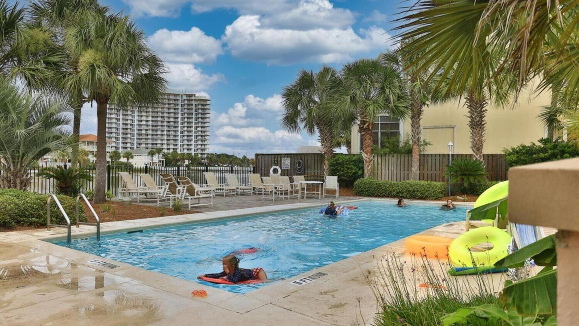 The Spyglass A 5 Bed 3 Bath House That Sleeps 14 And Just 67 Steps From The Destin