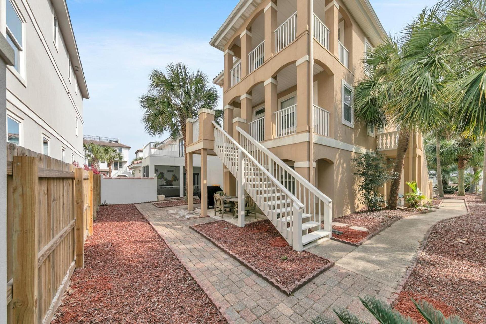 Holiday home The Spyglass A 5 Bed 3 Bath House That Sleeps 14 And Just 67 Steps From The