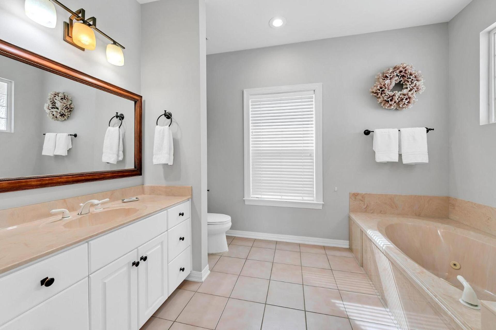 The Spyglass A 5 Bed 3 Bath House That Sleeps 14 And Just 67 Steps From The Holiday home