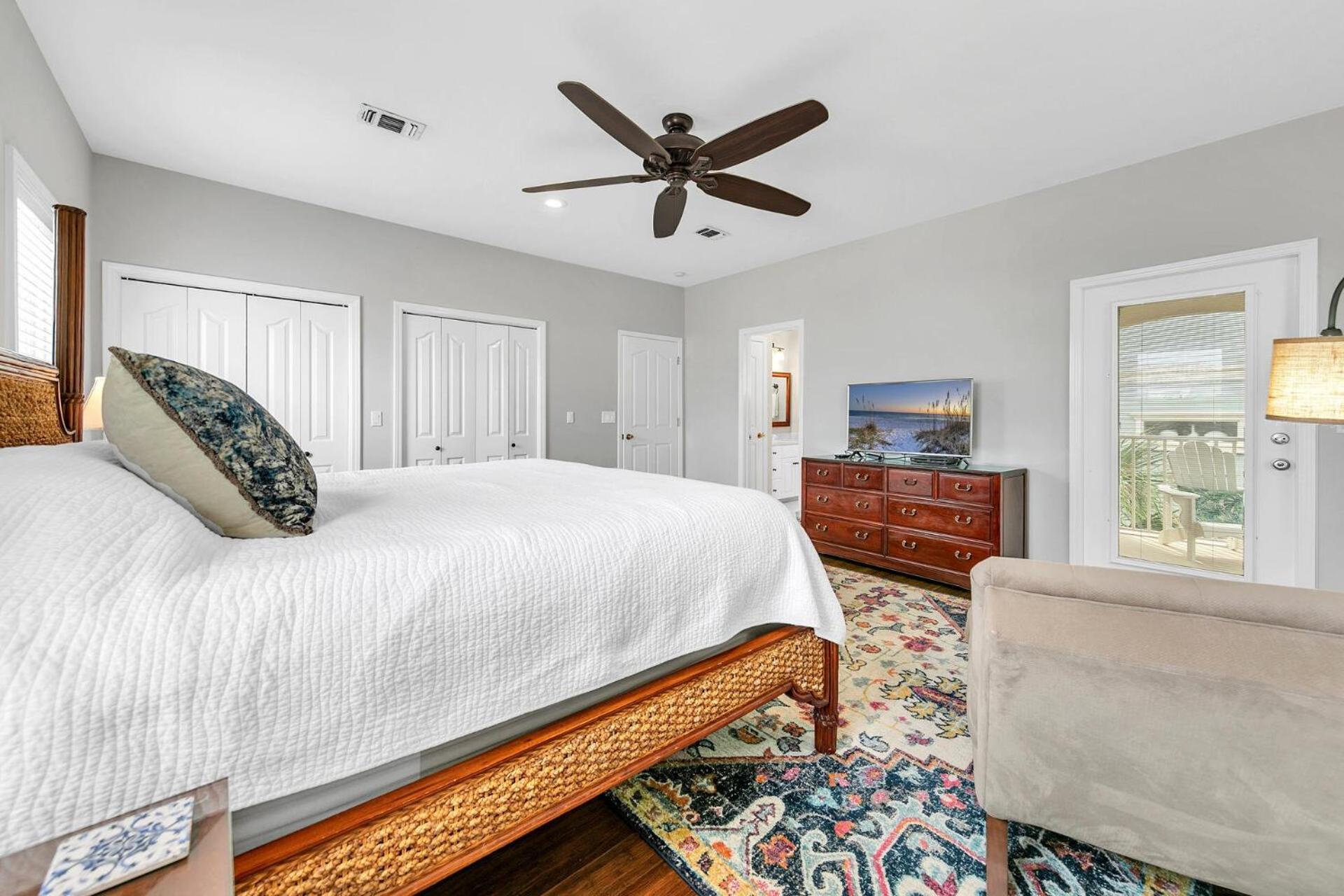 The Spyglass A 5 Bed 3 Bath House That Sleeps 14 And Just 67 Steps From The *