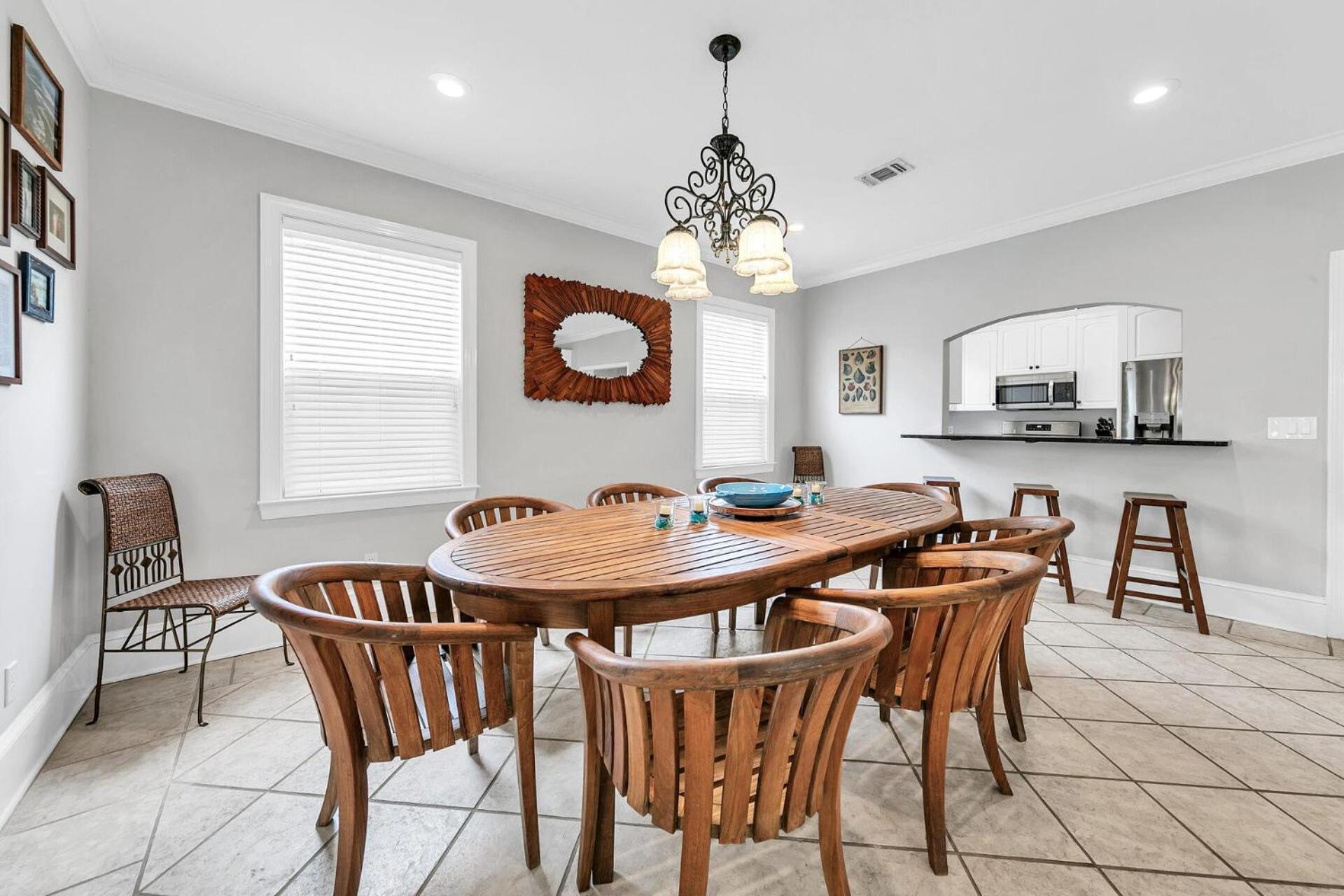 The Spyglass A 5 Bed 3 Bath House That Sleeps 14 And Just 67 Steps From The Holiday home