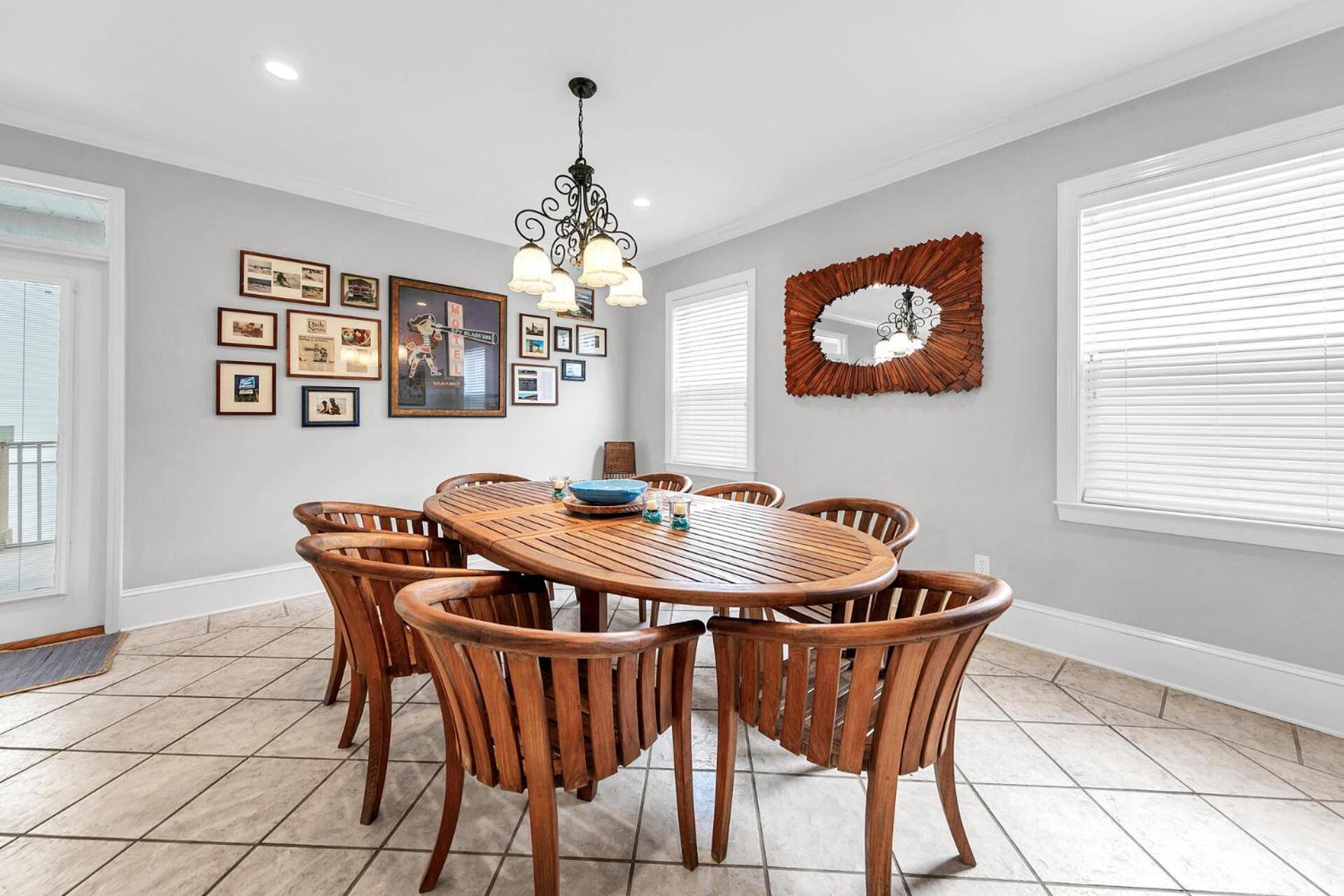 The Spyglass A 5 Bed 3 Bath House That Sleeps 14 And Just 67 Steps From The * Destin