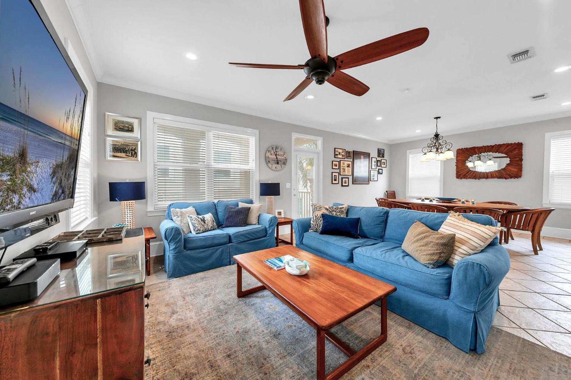 The Spyglass A 5 Bed 3 Bath House That Sleeps 14 And Just 67 Steps From The Holiday home Destin