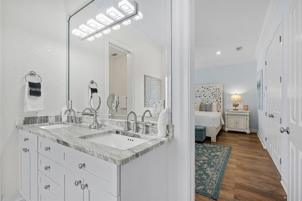 Gulf Views 6 Bedroom Elevator Community Pool Holiday home Destin