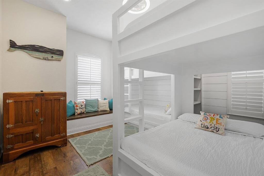 Holiday home Gulf Views 6 Bedroom Elevator Community Pool Destin