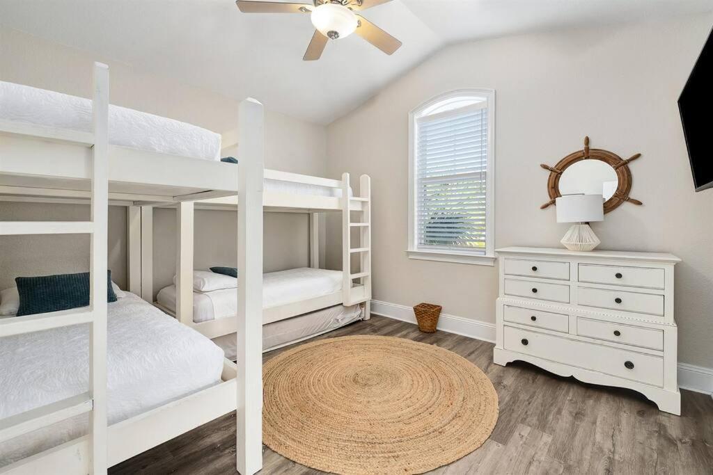 Seas The Day Destiny East Neighborhood Private *