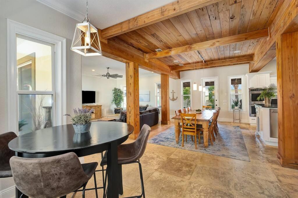 Seas The Day Destiny East Neighborhood Private *