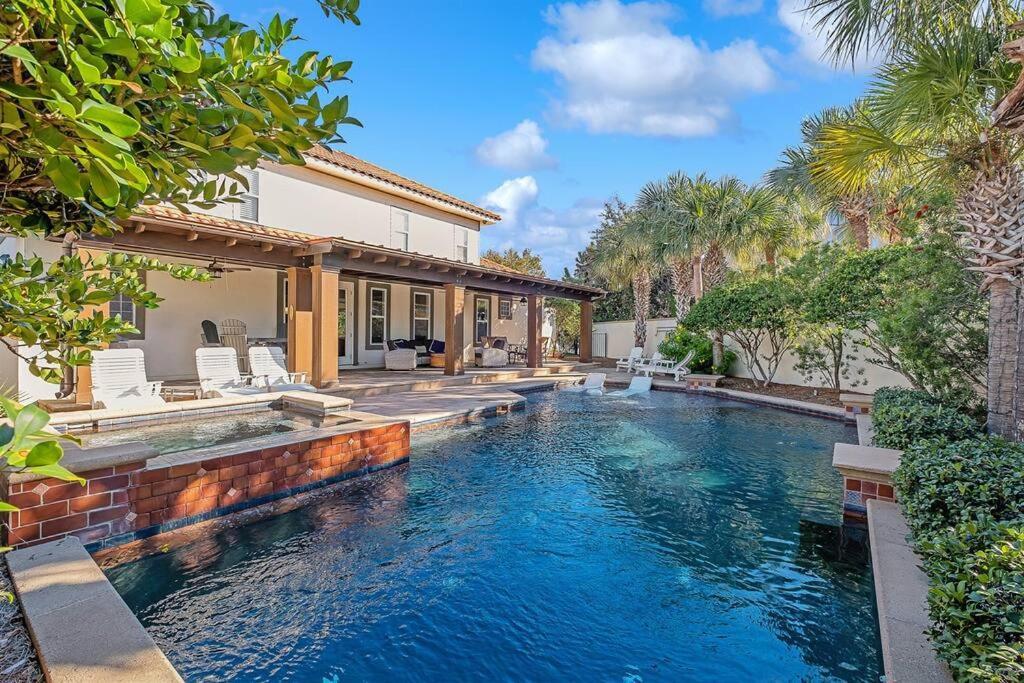 Seas The Day Destiny East Neighborhood Private