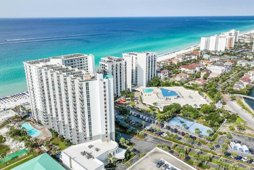 Pelican 209 Day Ever Destin
