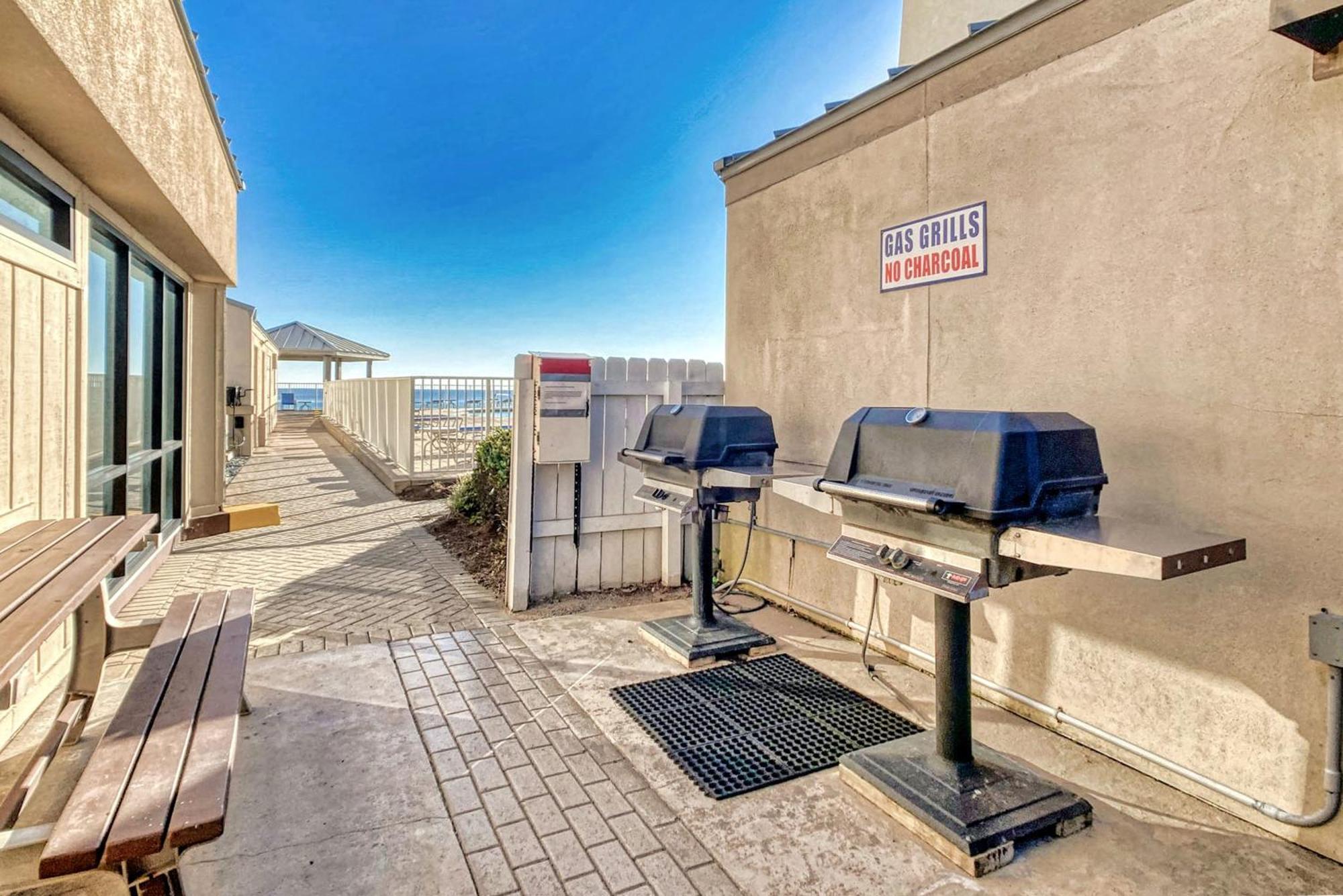 House D602 - Beachfront With Pool, Wifi, & Service