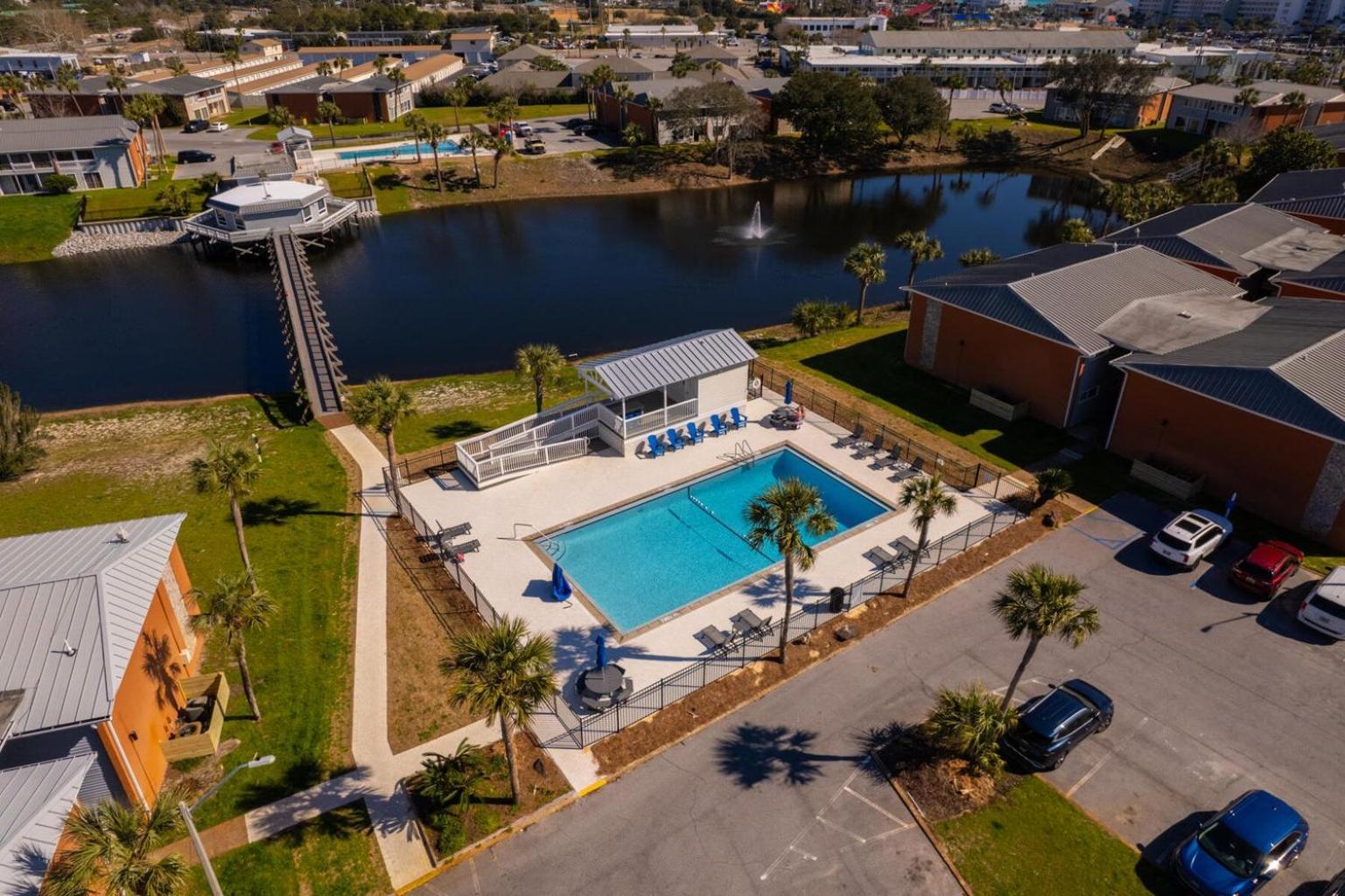 Coastal Hideaway-pet Friendly-pool-tennis-near Shops! * Destin