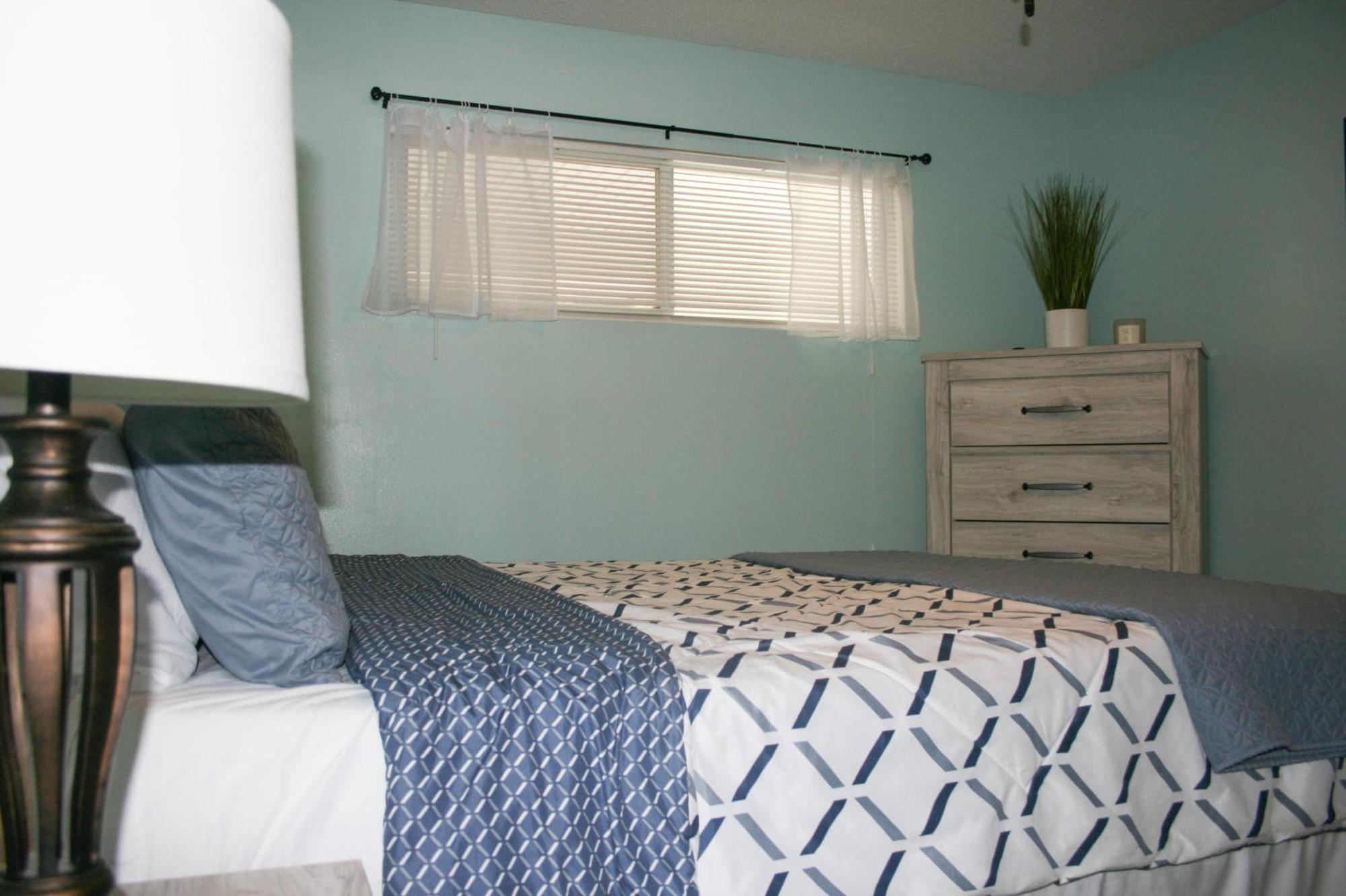 Apartment Coastal Hideaway-pet Friendly-pool-tennis-near Shops! *
