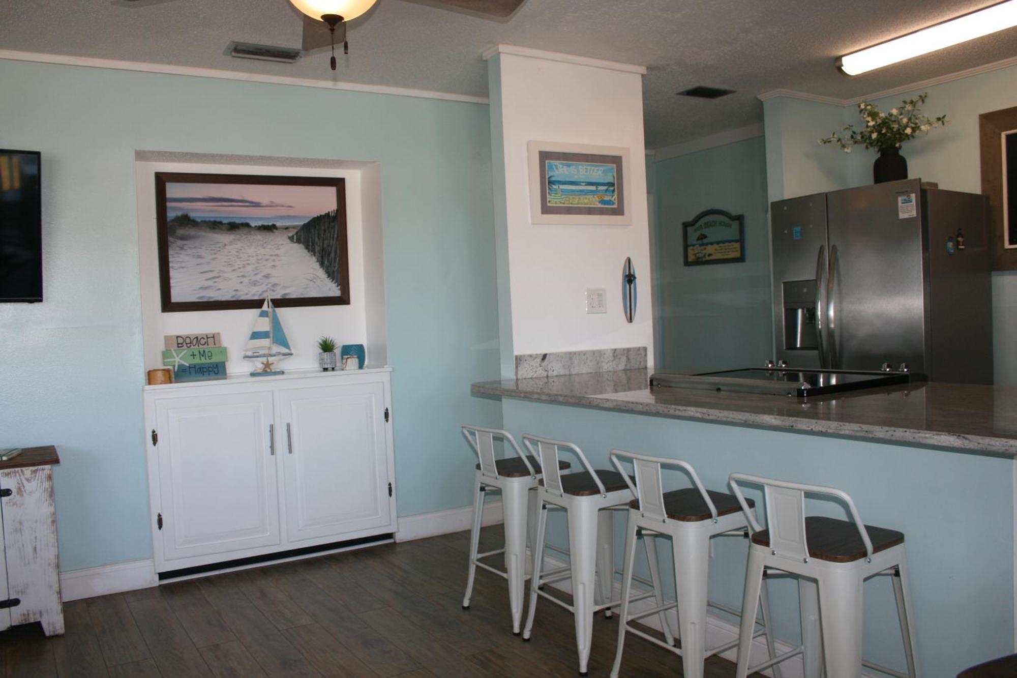 Coastal Hideaway-pet Friendly-pool-tennis-near Shops! Apartment